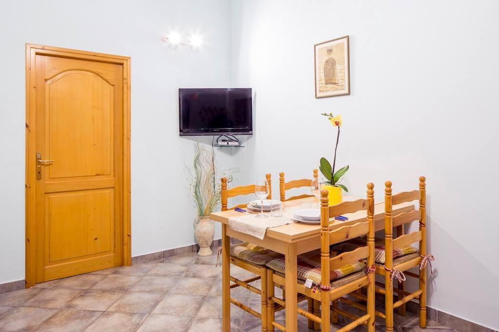 Apartments Sara Бале Экстерьер фото